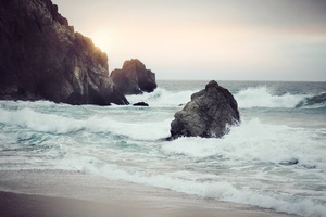 Powerful Waves Against Rocks